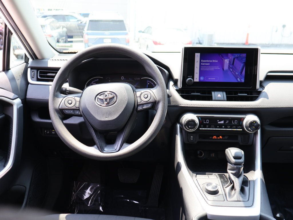 Used 2025 Toyota RAV4 XLE AWD/4WD image 17