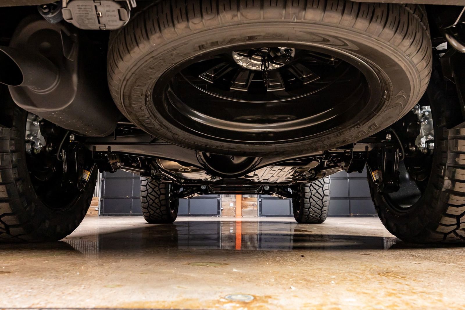 Used 2025 Lexus GX 550 w/ Accessory Package (2T) image 16