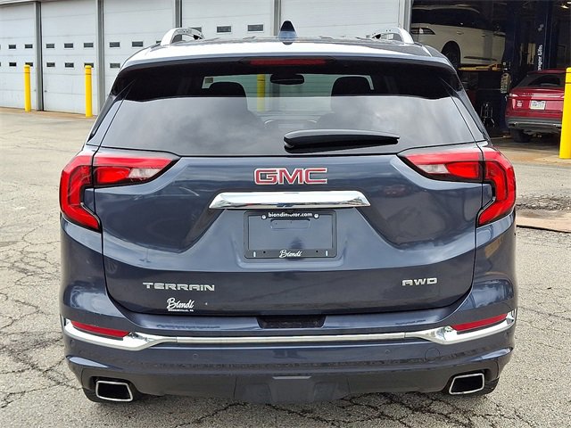 Used 2018 GMC Terrain Denali w/ Advanced Safety Package image 5