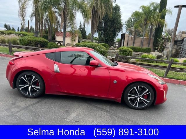 Used 2018 Nissan 370Z Coupe RWD image 3