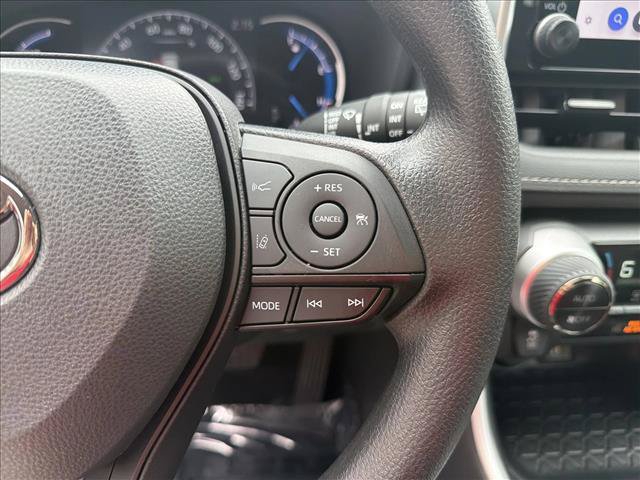 Used 2024 Toyota RAV4 XLE AWD/4WD image 17
