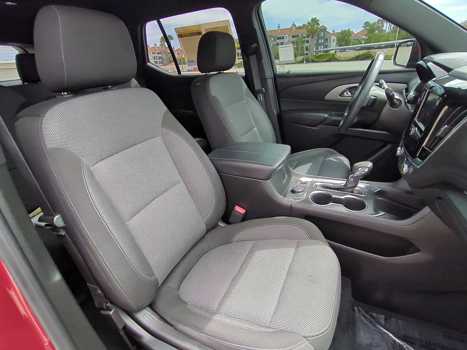 Used 2022 Chevrolet Traverse LT w/ Midnight/Sport Edition FWD image 26