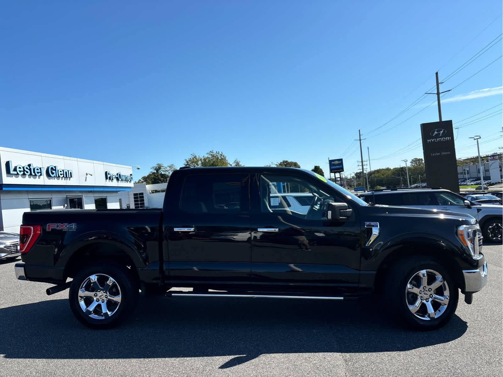 Used 2022 Ford F150 XLT w/ Equipment Group 302A High AWD/4WD image 3