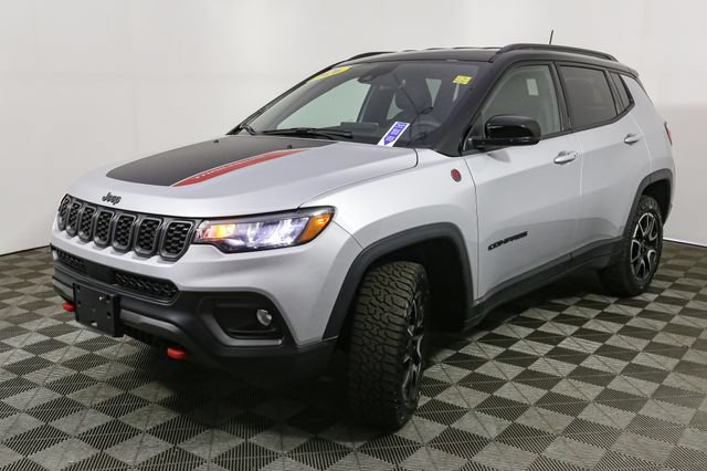 Used 2026 Jeep Compass Trailhawk AWD/4WD image 5