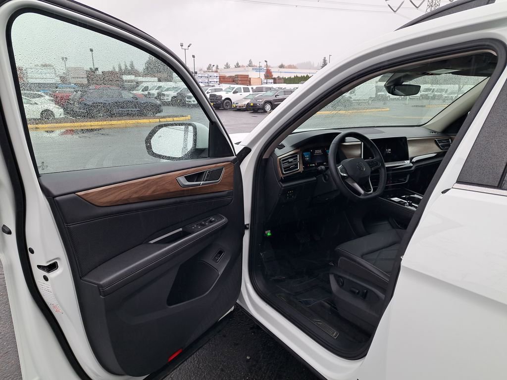 Used 2024 Volkswagen Atlas SE image 10