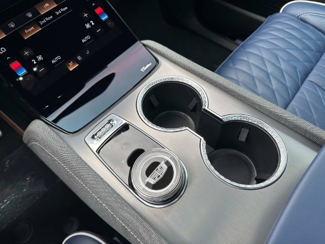 New 2026 Cadillac Vistiq Premium Luxury AWD/4WD image 23