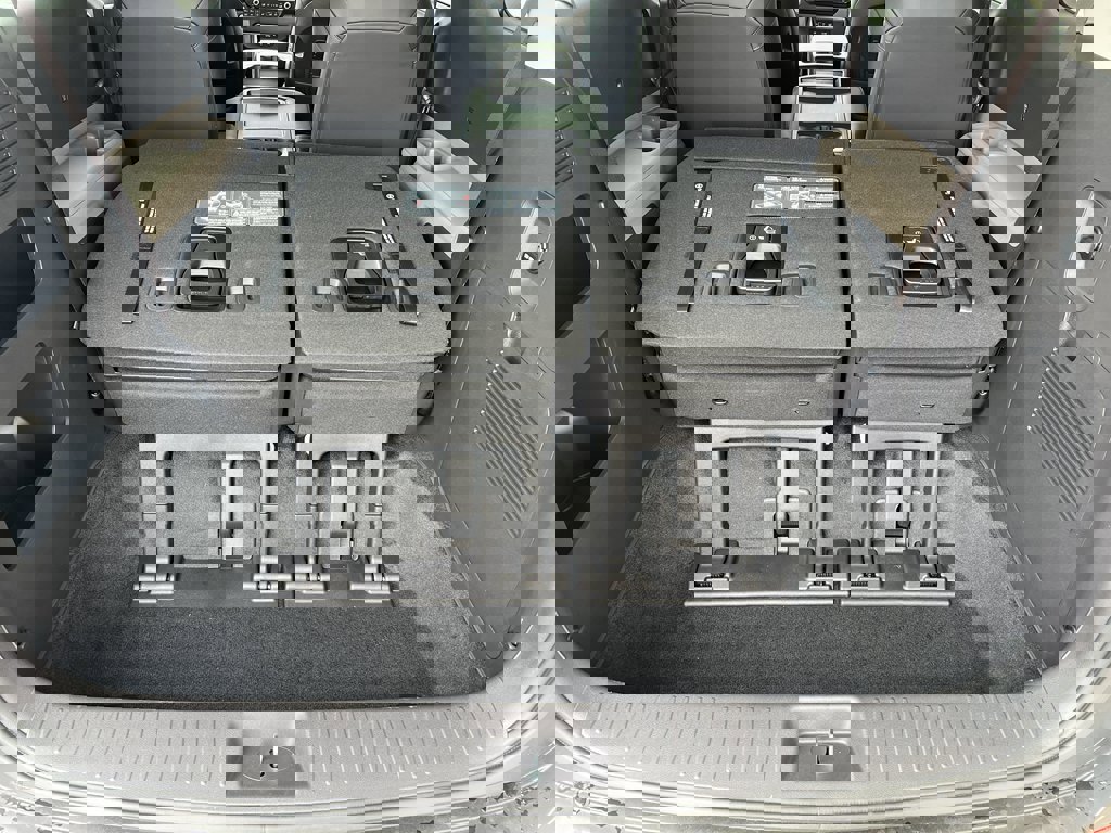 New 2026 Kia Carnival EX image 16