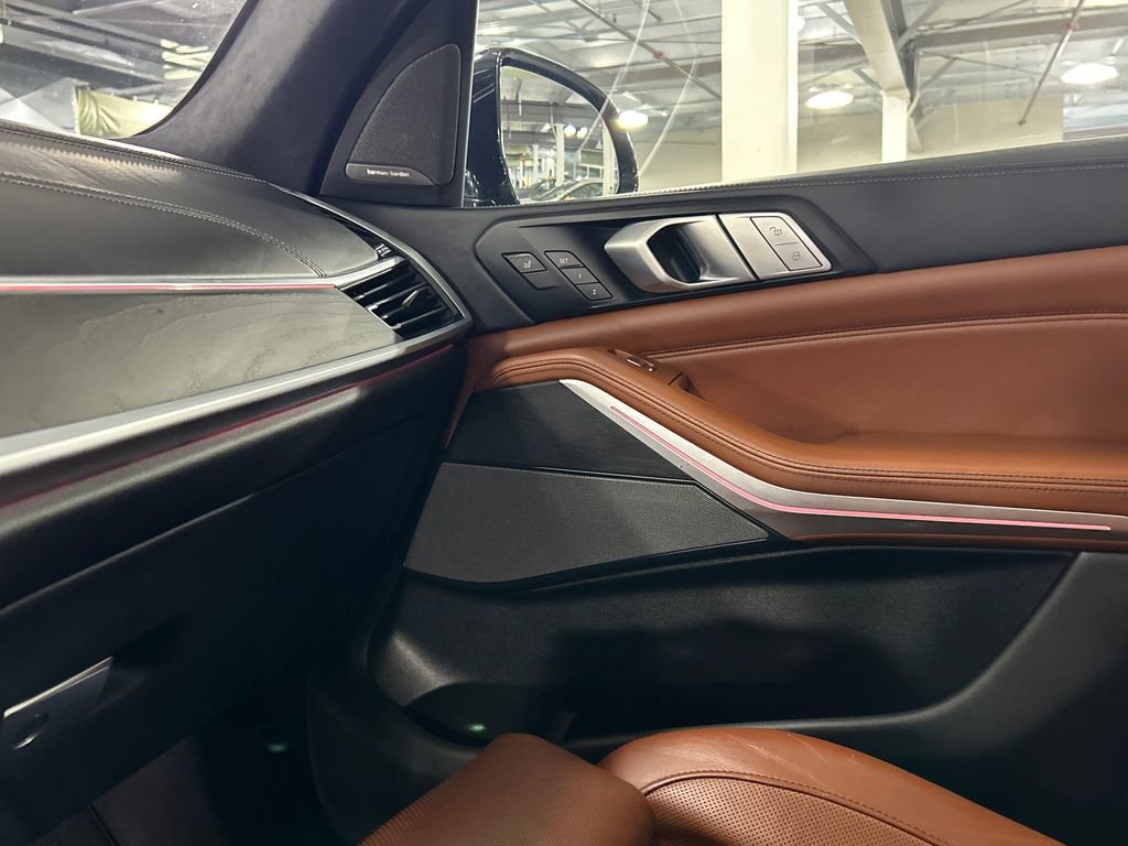 Used 2022 BMW X7 M50i AWD/4WD image 21