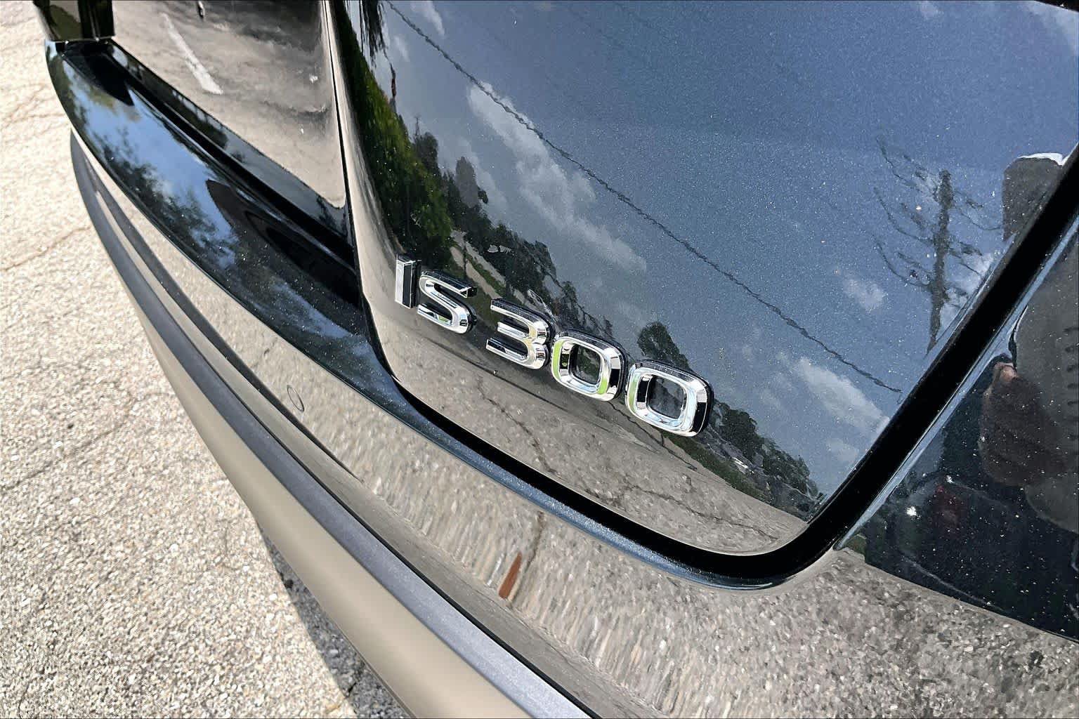 Used 2025 Lexus IS 300 w/ Premium Package RWD image 10