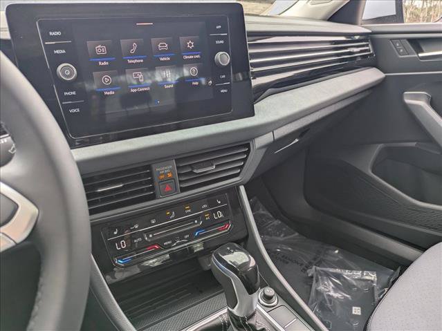 New 2026 Volkswagen Jetta SE FWD image 11