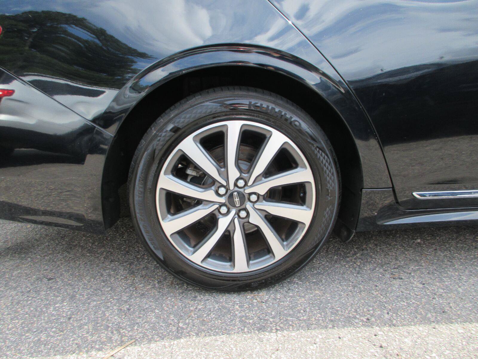 Used 2018 Lincoln Continental AWD w/ Equipment Group 500A image 22