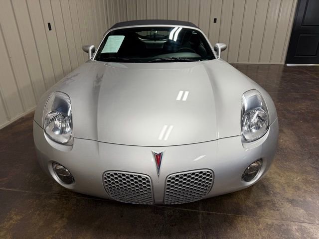 Used 2007 Pontiac Solstice Convertible w/ Preferred Package RWD image 3