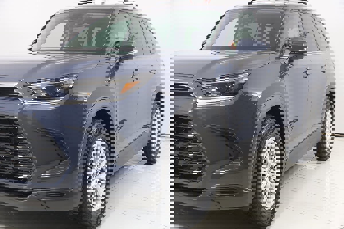 Used 2024 Toyota Grand Highlander XLE image 52