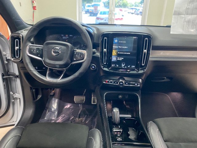 Used 2022 Volvo XC40 T5 R-Design AWD/4WD image 14