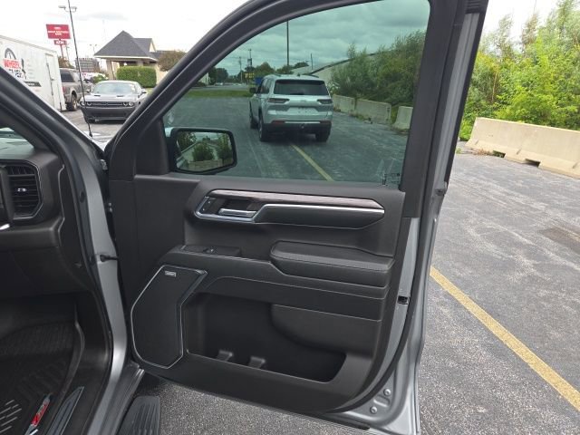 Used 2024 Chevrolet Silverado 1500 LTZ w/ LTZ Convenience Package II image 24