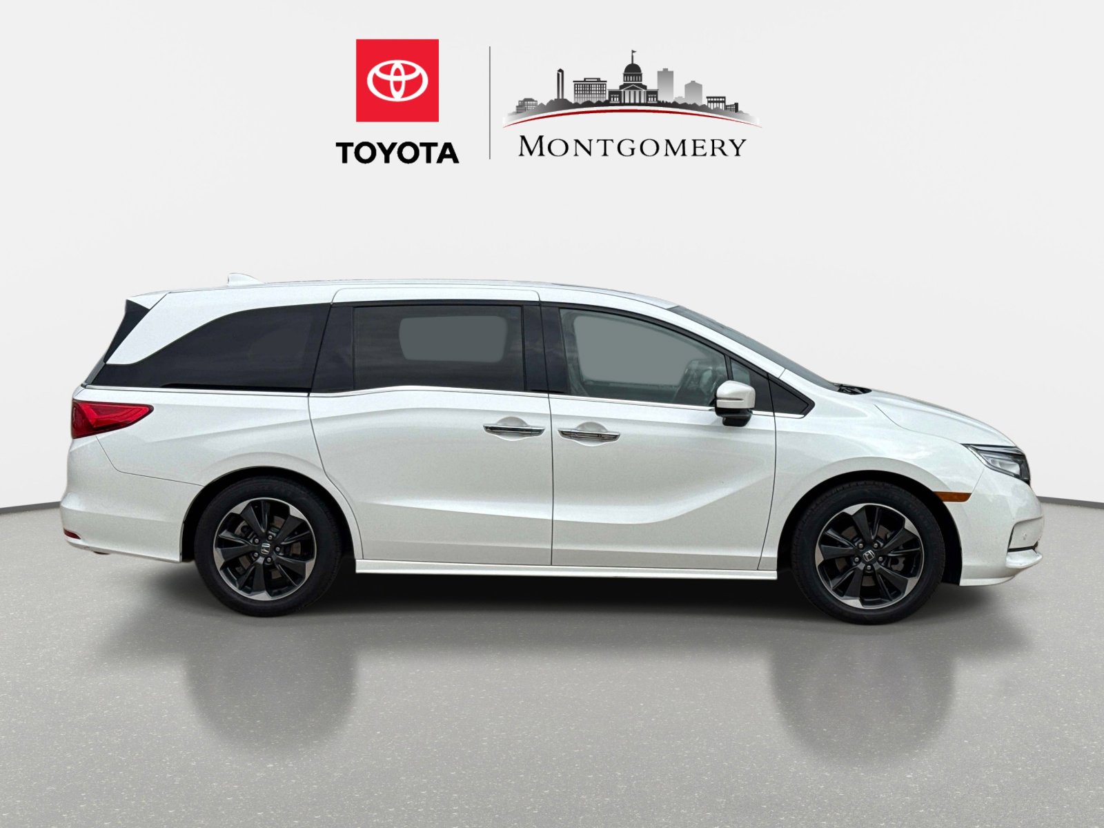Used 2022 Honda Odyssey Elite image 2