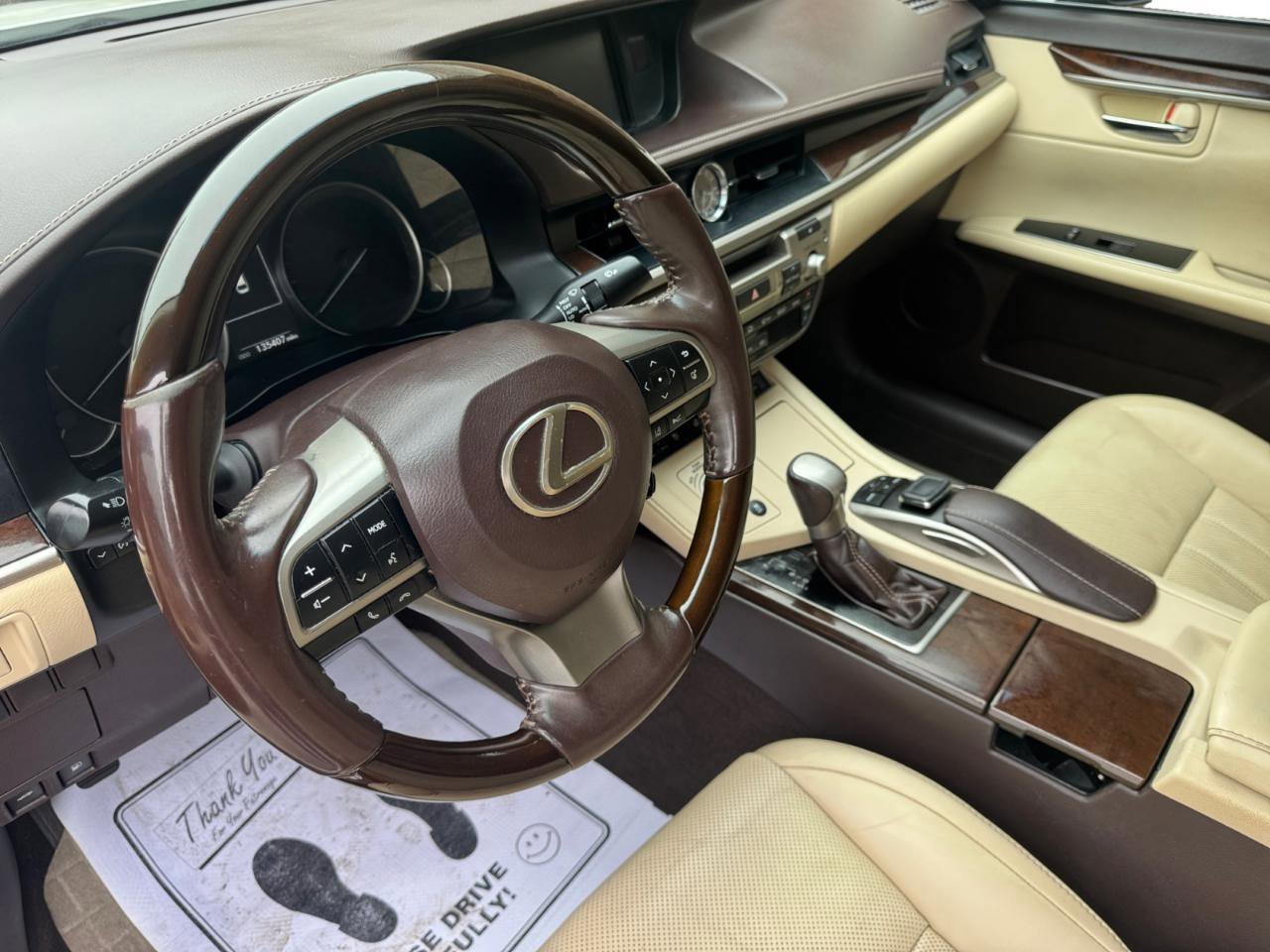 Used 2017 Lexus ES 350 w/ Luxury Package FWD image 3