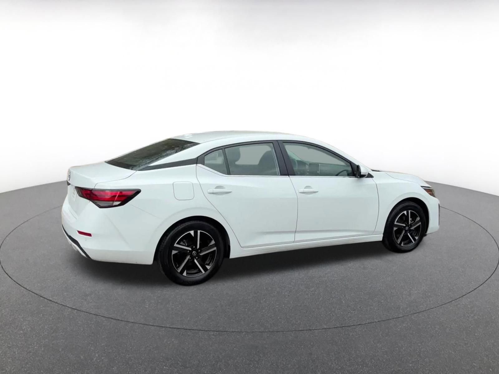 Used 2025 Nissan Sentra SV FWD image 15