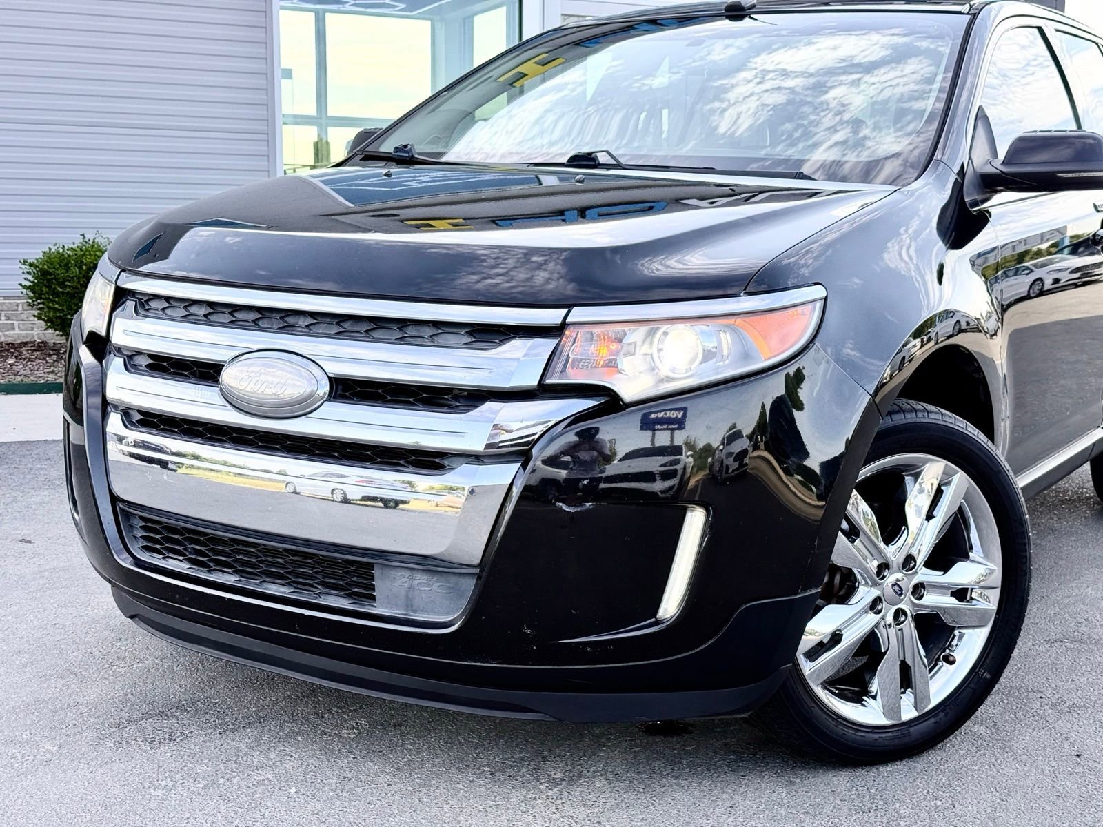 Used 2013 Ford Edge Limited AWD/4WD image 2