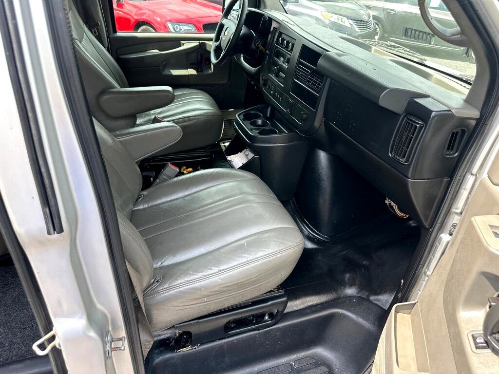 Used 2015 Chevrolet Express 3500 LS image 21
