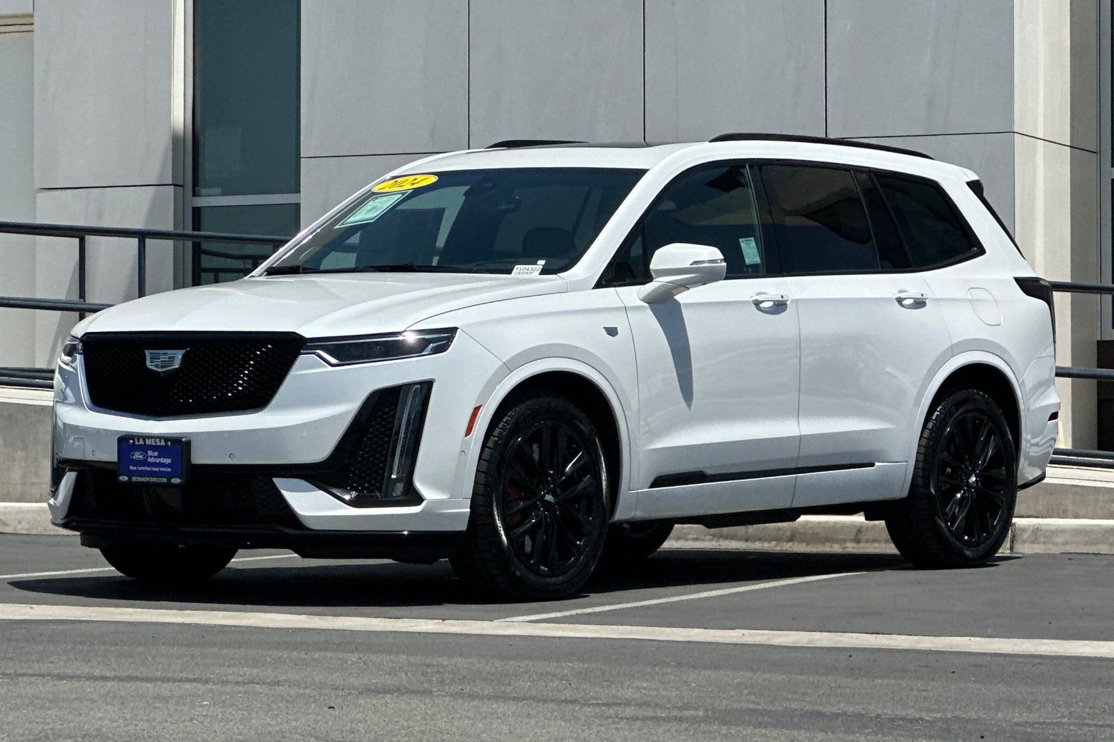 Used 2024 Cadillac XT6 Sport w/ LPO, Onyx Lite Package AWD/4WD image 7
