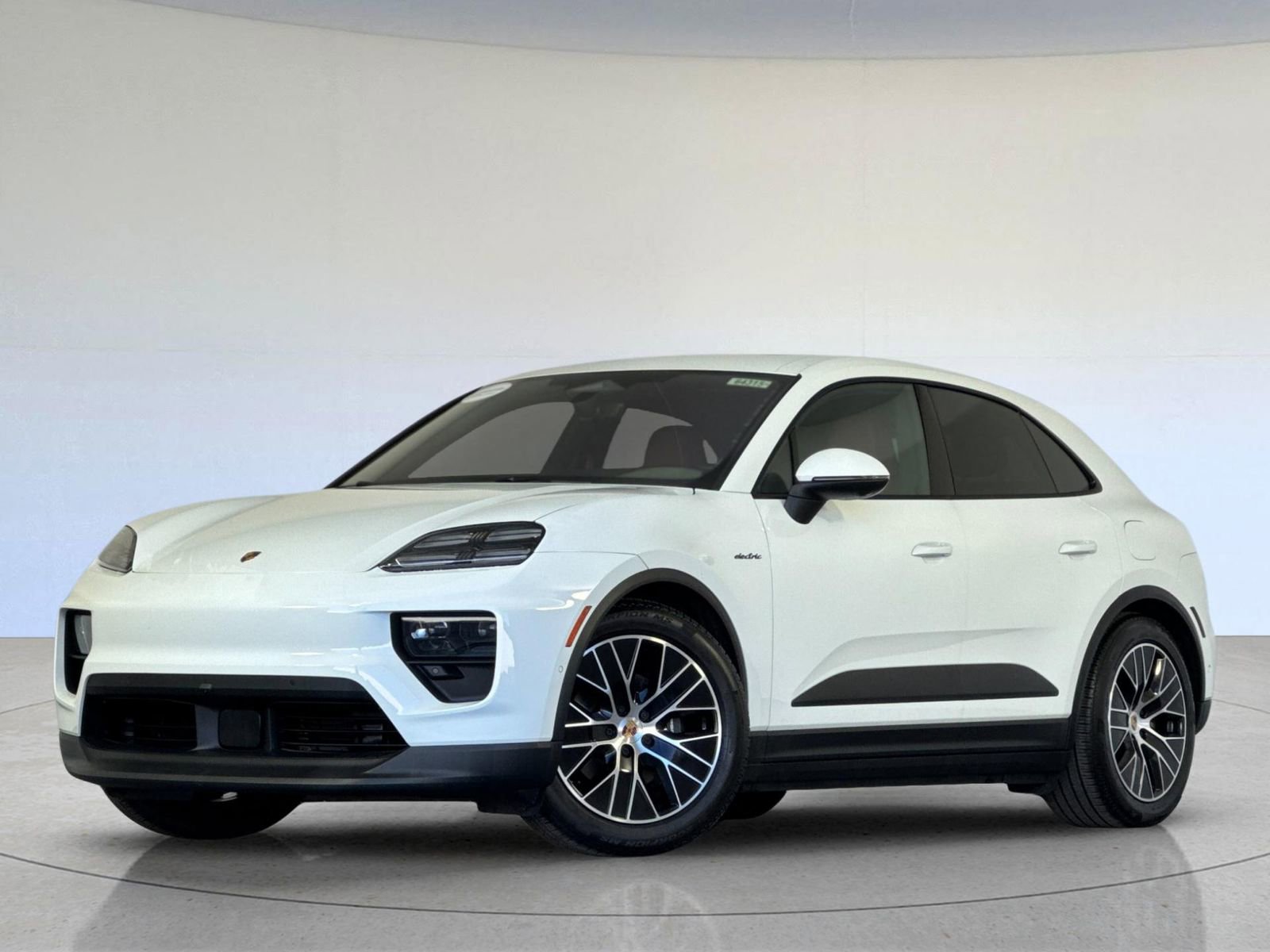 Certified 2025 Porsche Macan Electric image 1