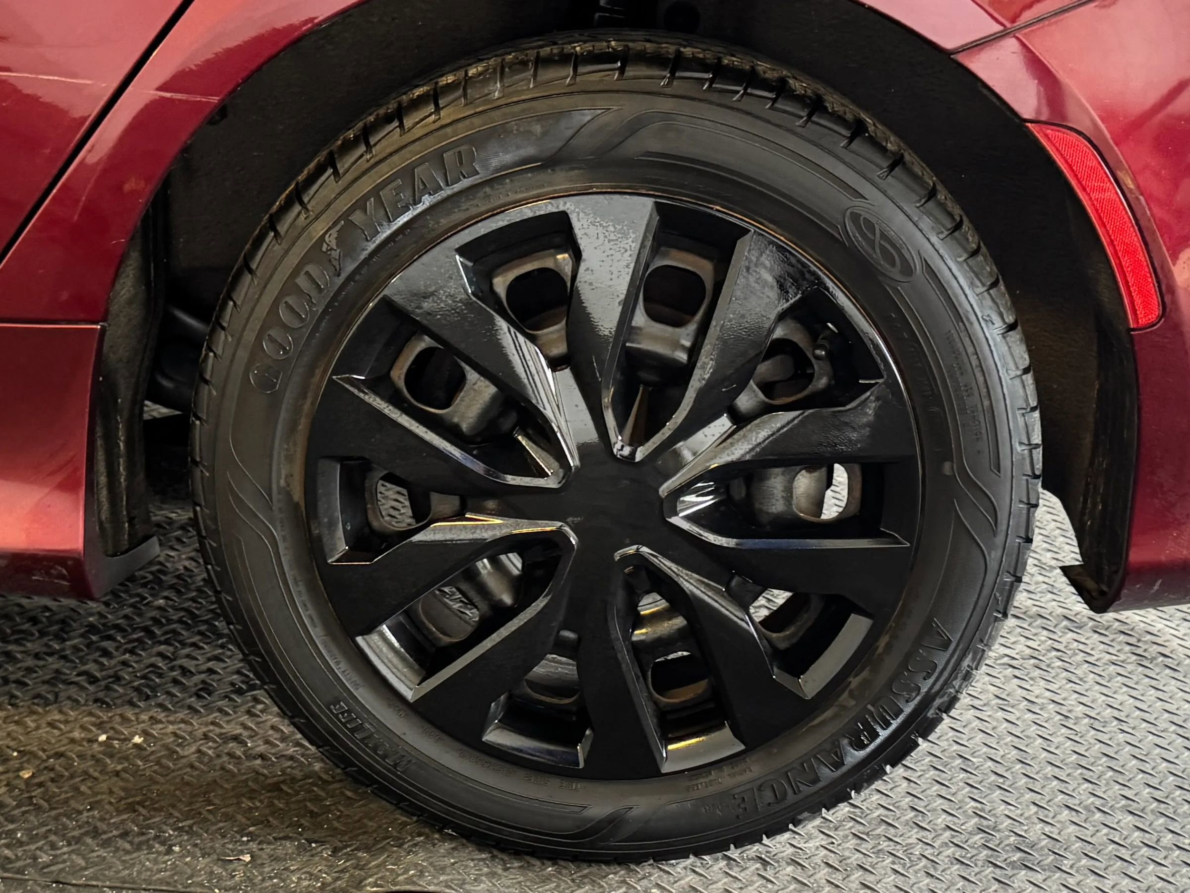 Used 2016 Chrysler 200 LX FWD image 8