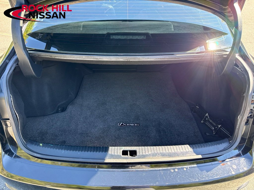 Used 2017 Lexus IS 200t RWD image 31