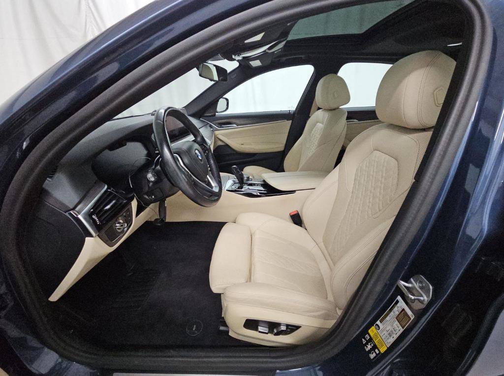 Used 2023 BMW 530i xDrive w/ Premium Package image 7