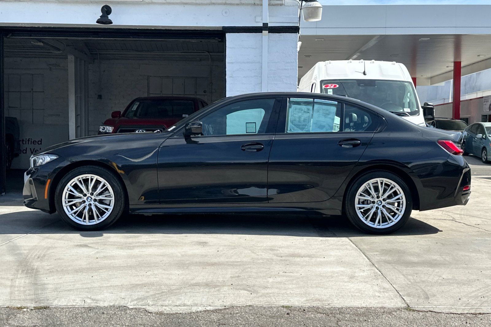 Used 2023 BMW 330i xDrive Sedan w/ Driving Assistance Package image 7