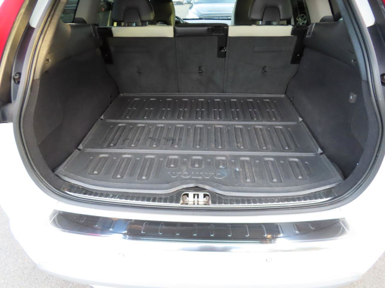 Used 2017 Volvo XC60 T5 Dynamic w/ Preferred Option Package image 13