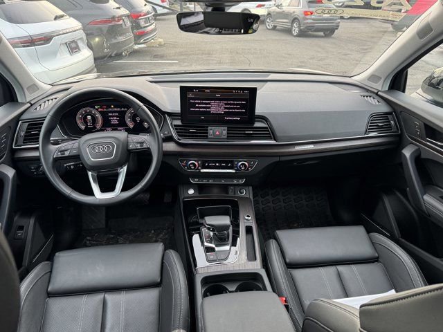 Certified 2025 Audi Q5 2.0T Premium Plus w/ Premium Plus Package AWD/4WD image 11