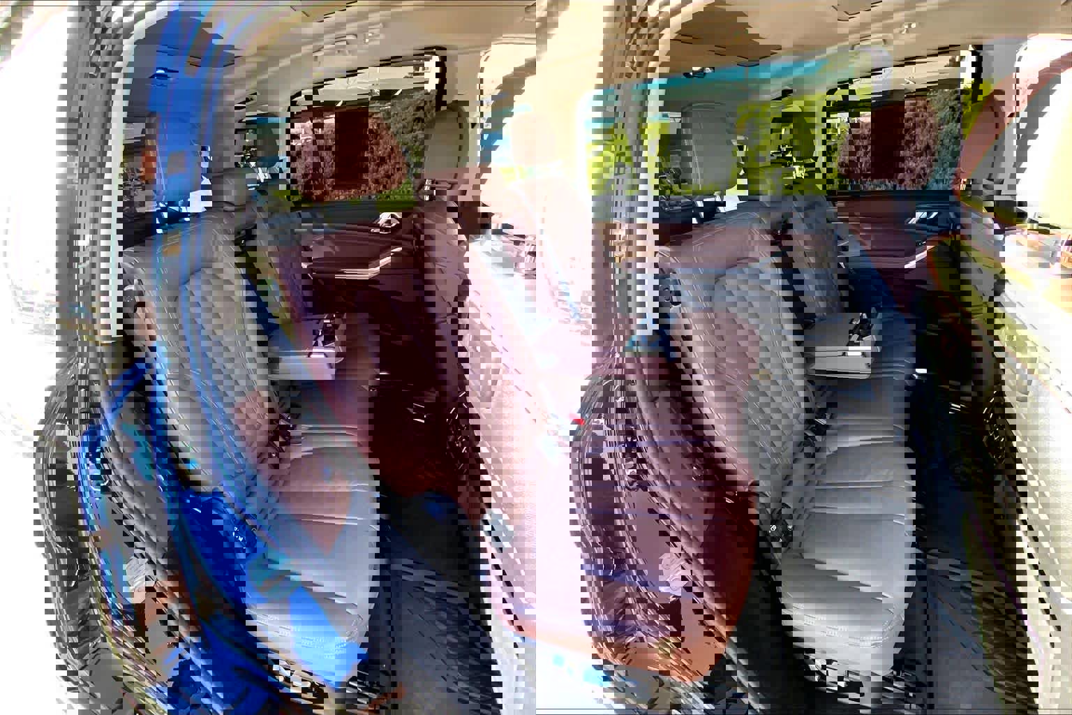 Used 2020 BMW X7 xDrive40i w/ Cold Weather Package image 18