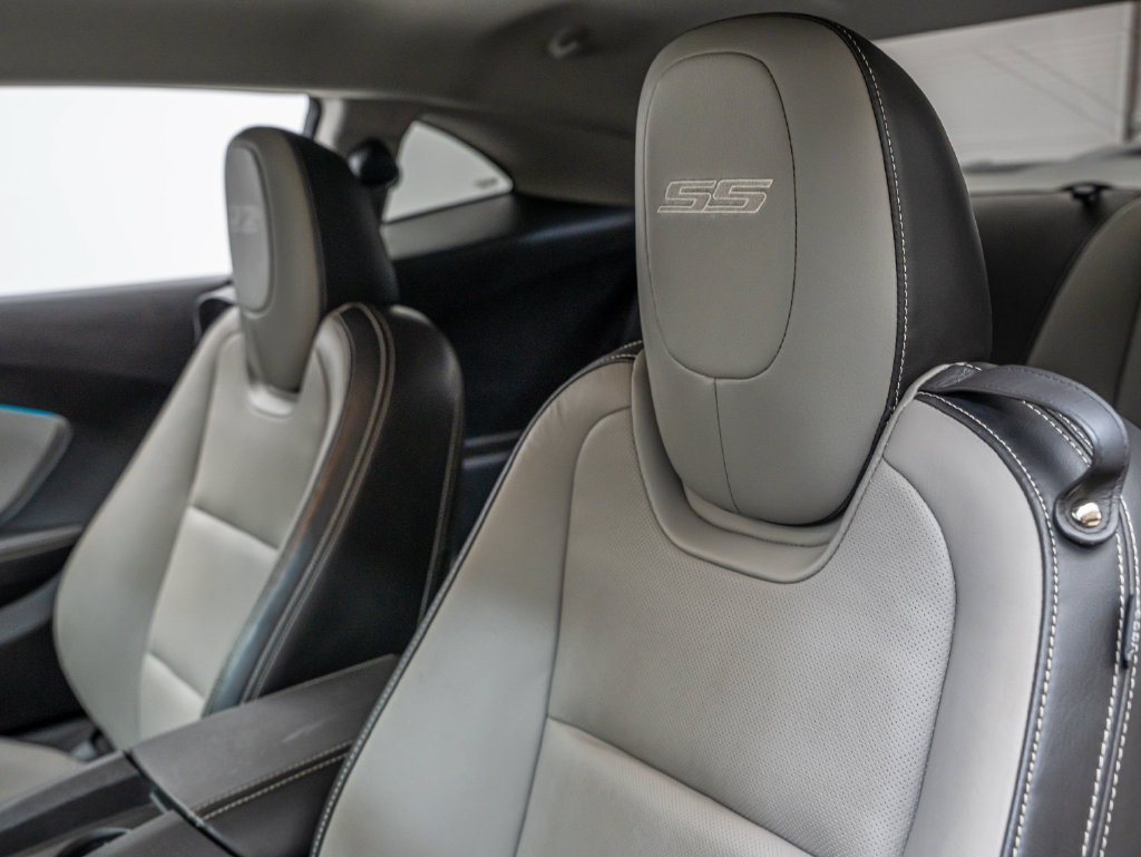 Used 2010 Chevrolet Camaro SS w/ RS Package RWD image 23