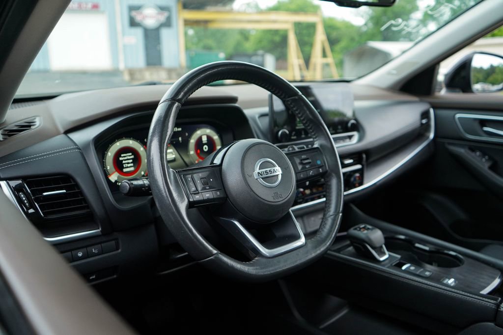 Used 2021 Nissan Rogue Platinum FWD image 6