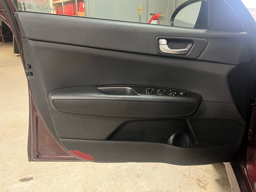 Used 2020 Kia Optima LX image 18