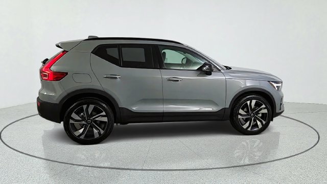 New 2026 Volvo XC40 B5 Plus w/ Protection Package Premier AWD/4WD image 8