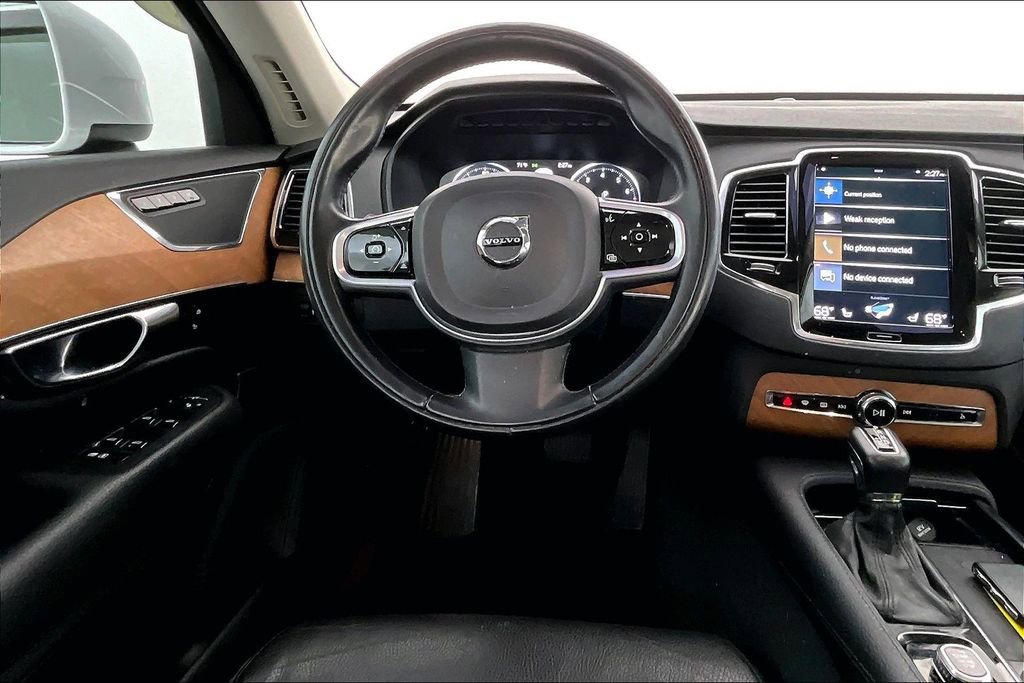 Used 2022 Volvo XC90 T5 Momentum w/ Advanced Package image 7