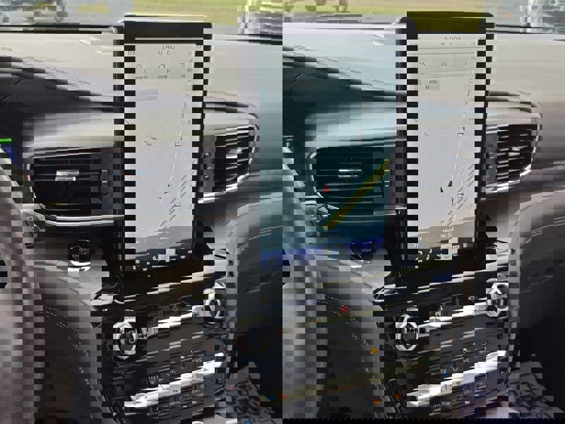 Used 2023 Ford Explorer Platinum w/ Premium Technology Package image 20