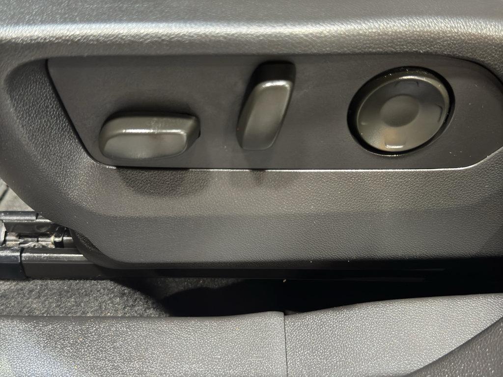 Used 2024 Buick Envision Preferred AWD/4WD image 15