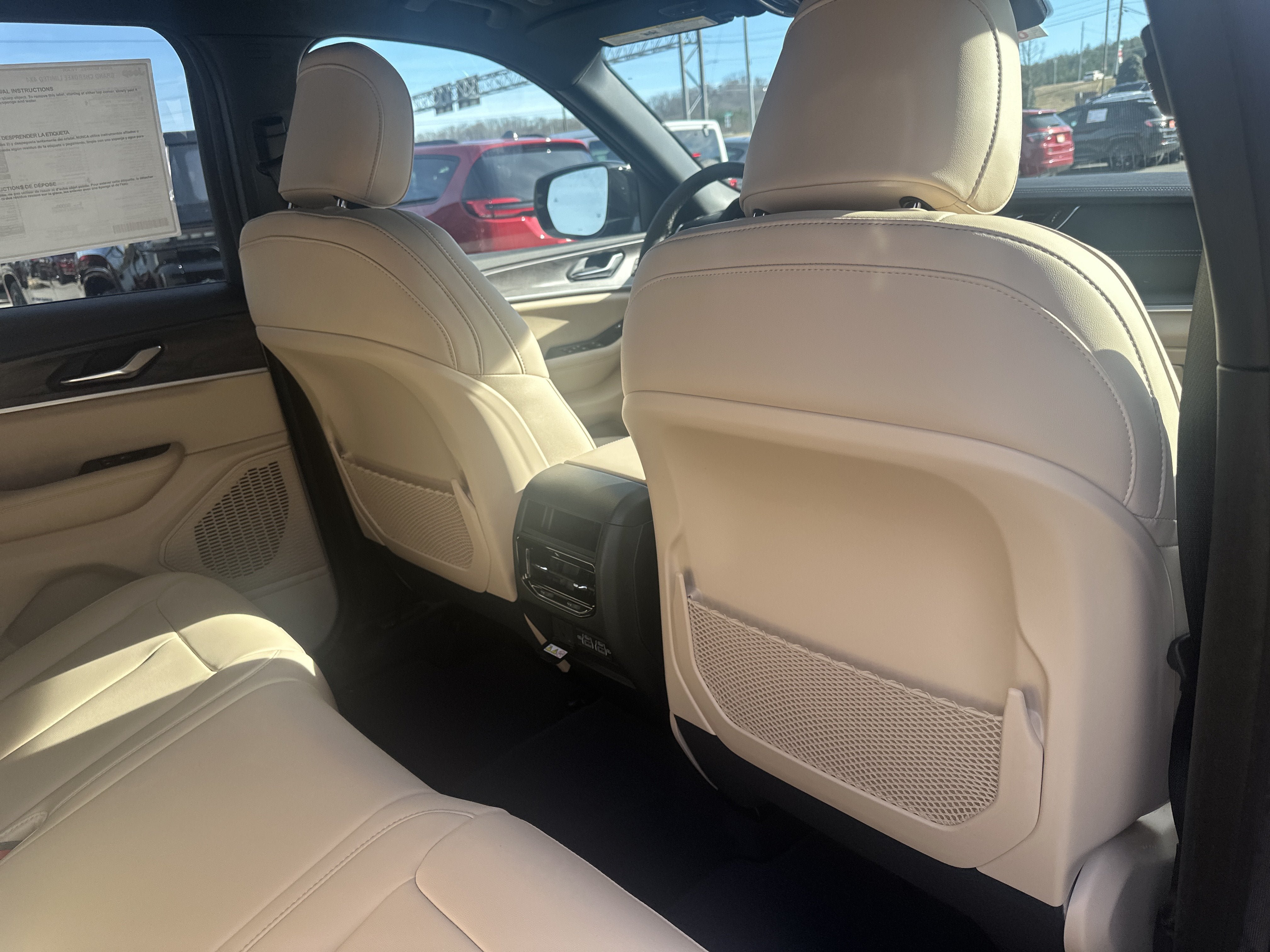 New 2025 Jeep Grand Cherokee Limited w/ Black Appearance Package AWD/4WD image 26