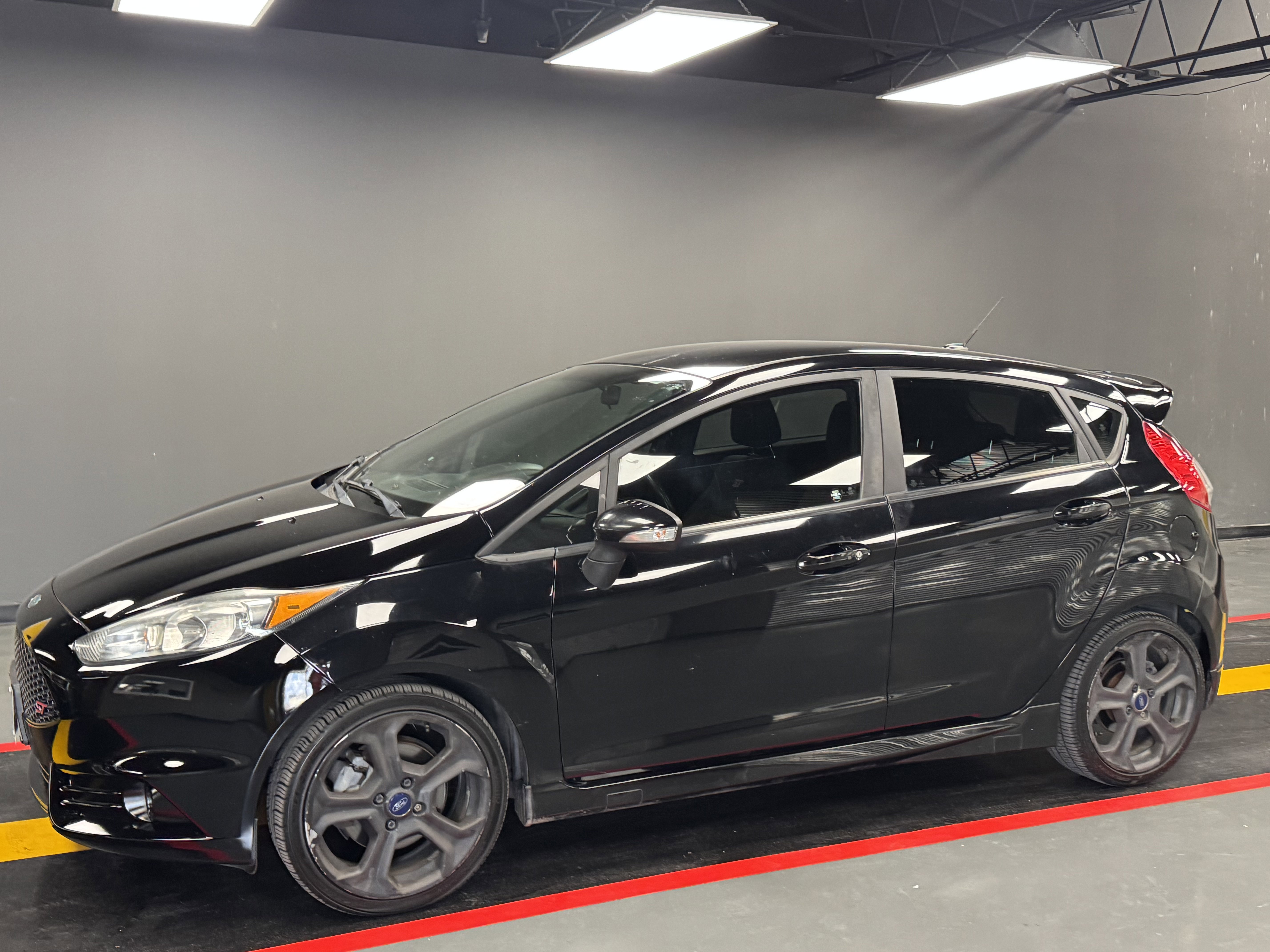 Used 2017 Ford Fiesta ST image 2