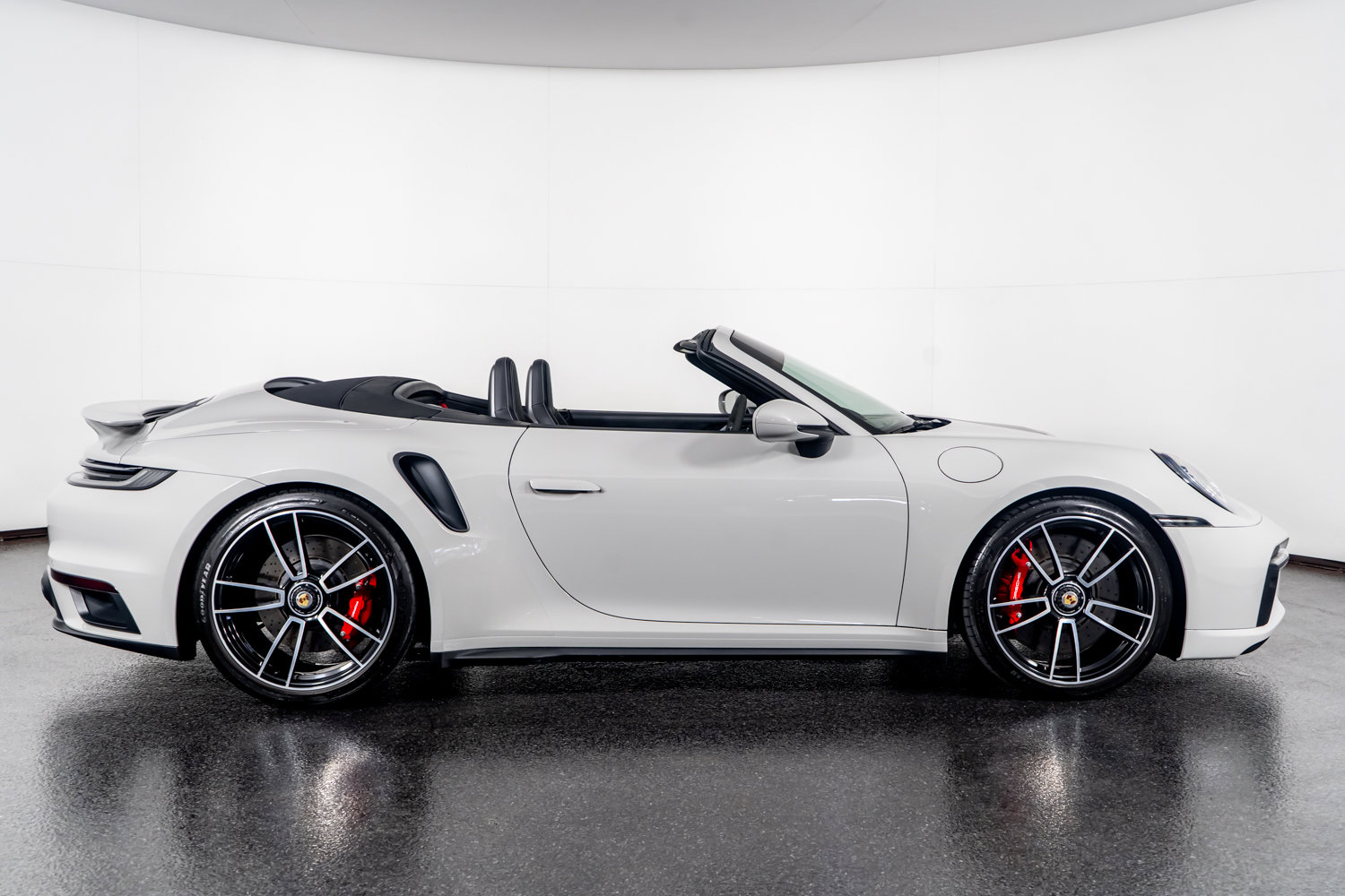 Used 2022 Porsche 911 Turbo image 6