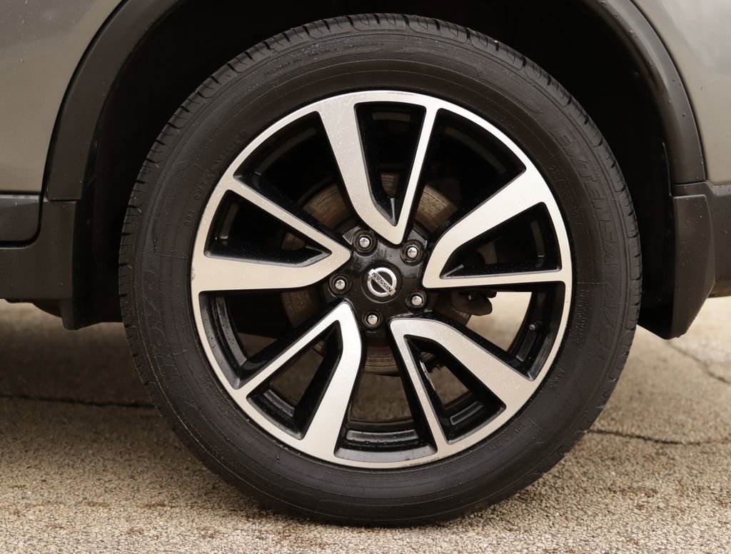 Used 2019 Nissan Rogue SL w/ Premium Package image 39