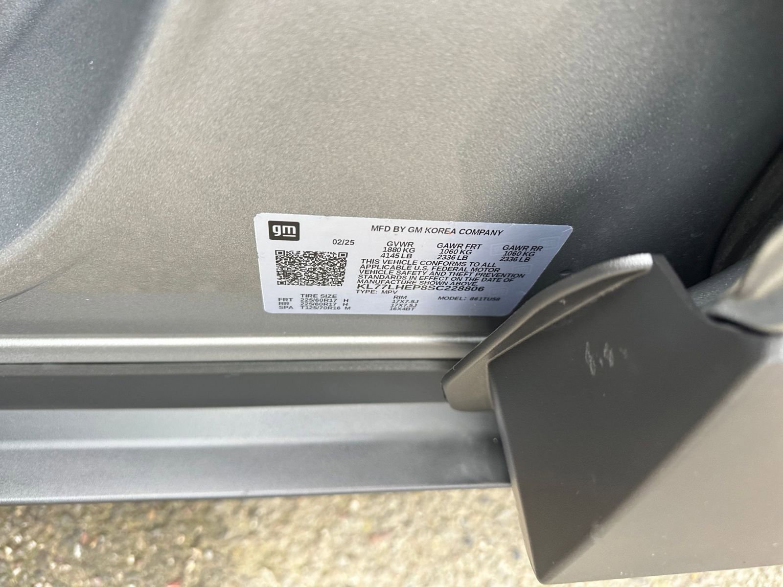 Used 2025 Chevrolet Trax LT image 30