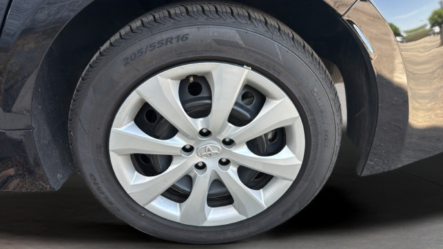 Used 2024 Toyota Corolla LE FWD image 35