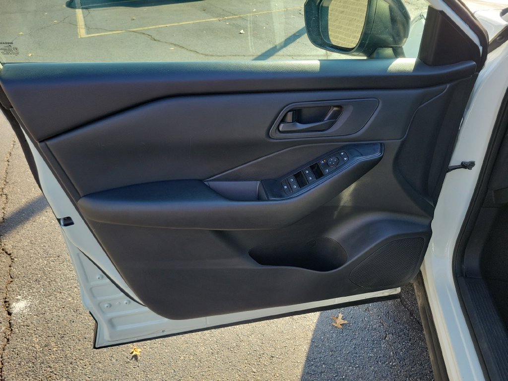 Used 2024 Nissan Rogue S FWD image 20