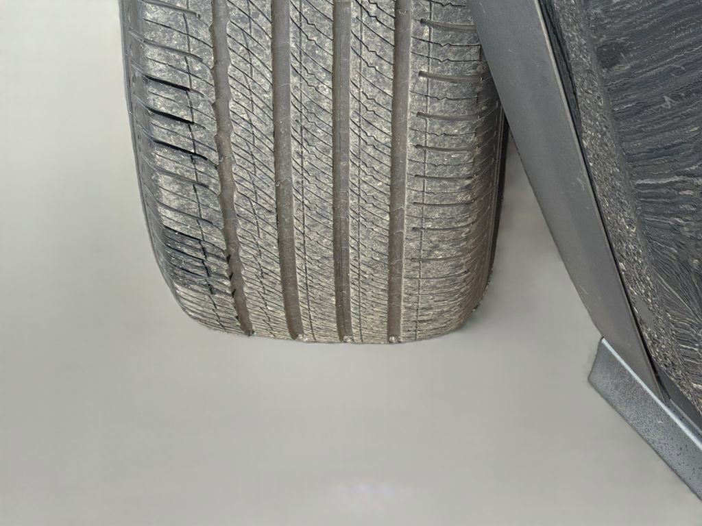 Used 2020 Mercedes-Benz GLE 350 w/ 3rd Row Seat Package image 43