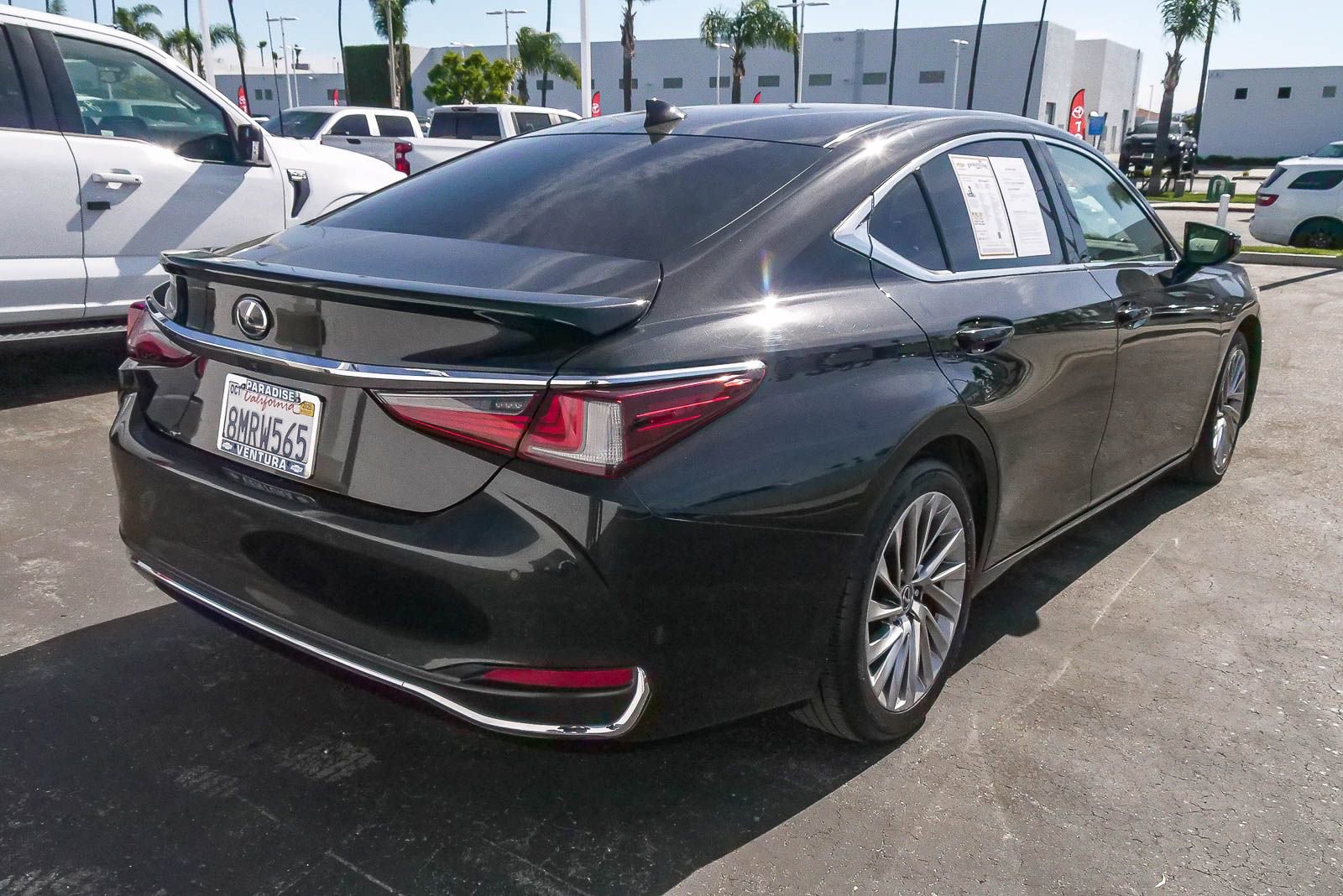 Used 2019 Lexus ES 300h w/ Accessory Package 2 image 9