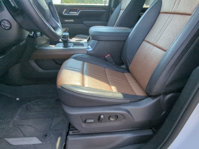 Used 2026 Chevrolet Silverado 1500 High Country AWD/4WD image 11